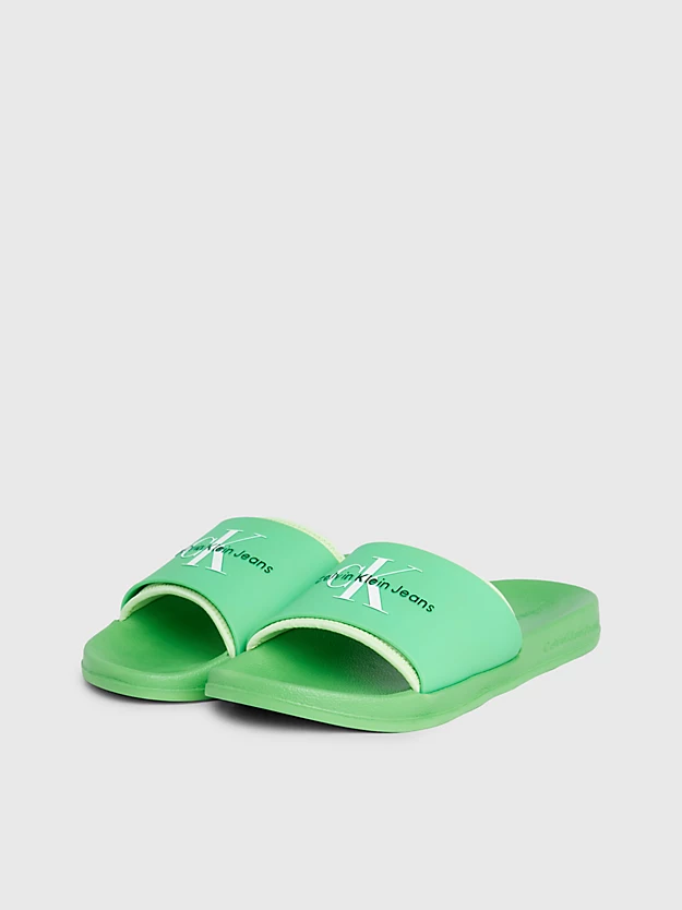 Chinelo com logotipo