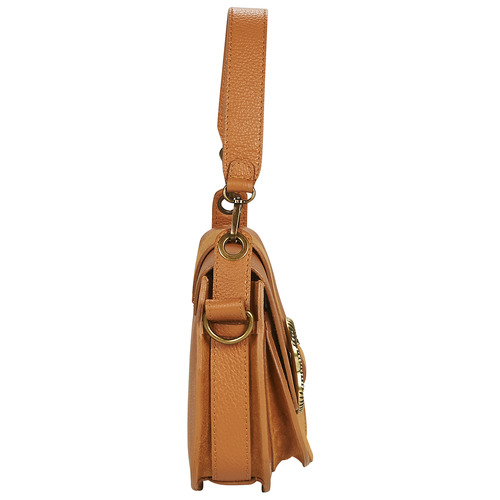 Betty London - LEMMA - Camel