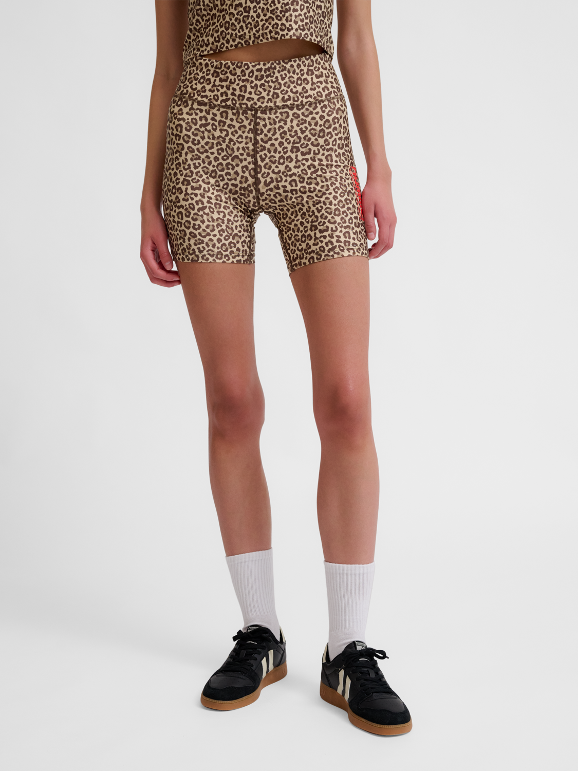 hmlFAST MID WAIST TIGHT SHORTS