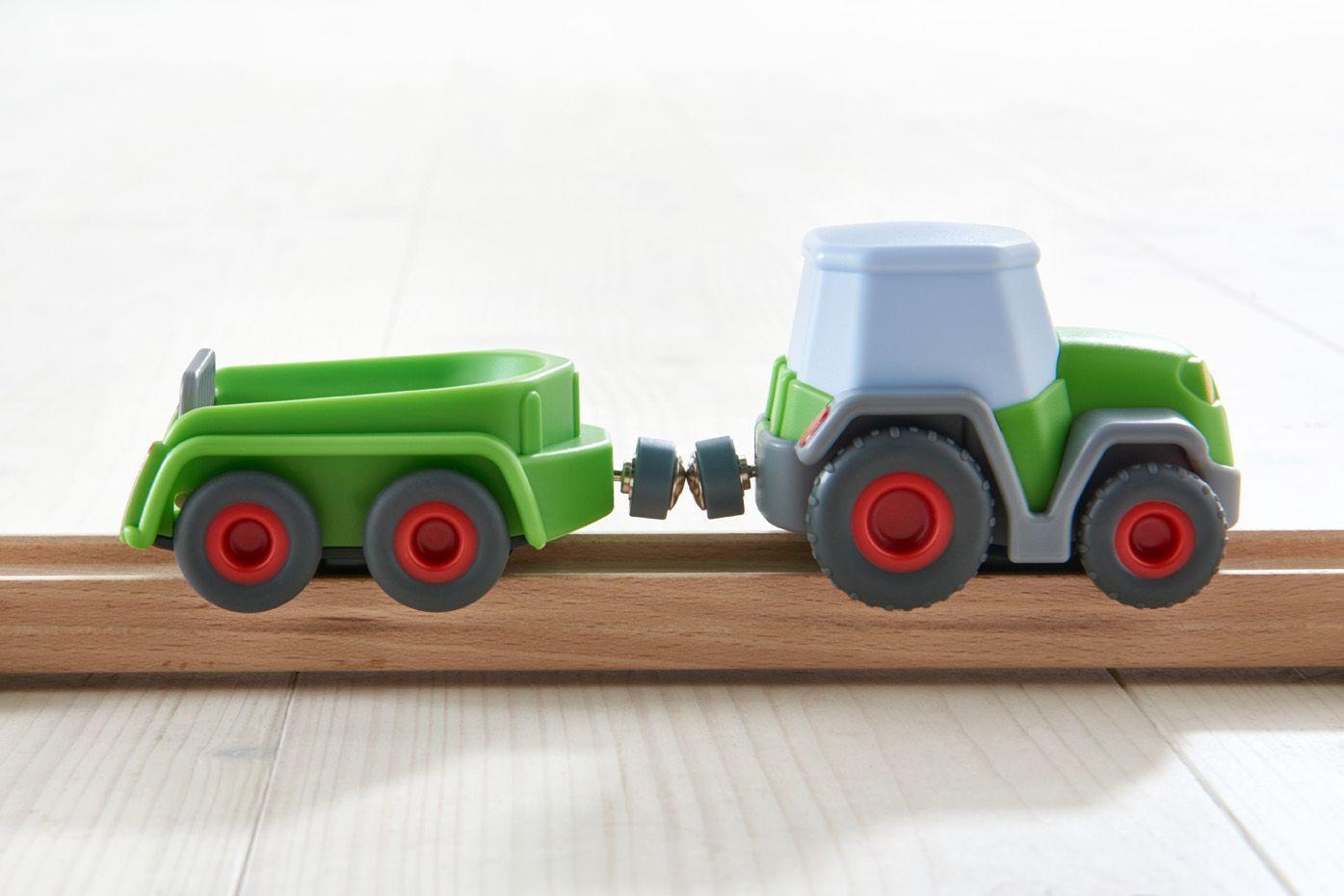 Traktor KULLERBÜ mit Anhänger in bunt