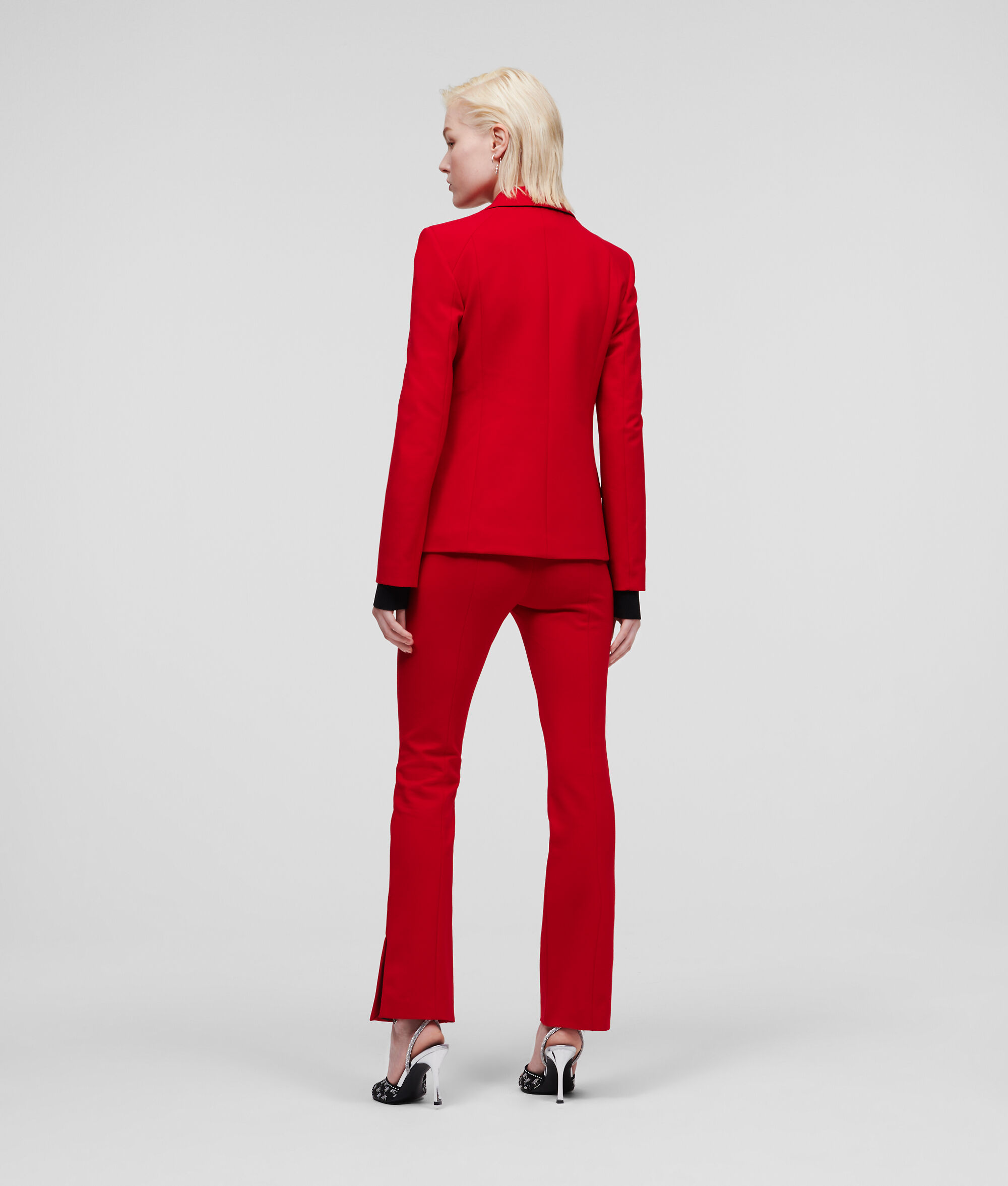 VESTE EN PUNTO