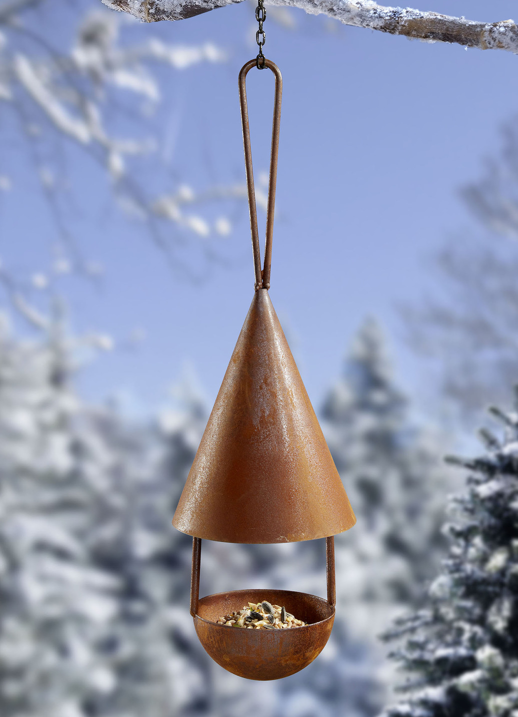 Futterhaus aus gerostetem Metall