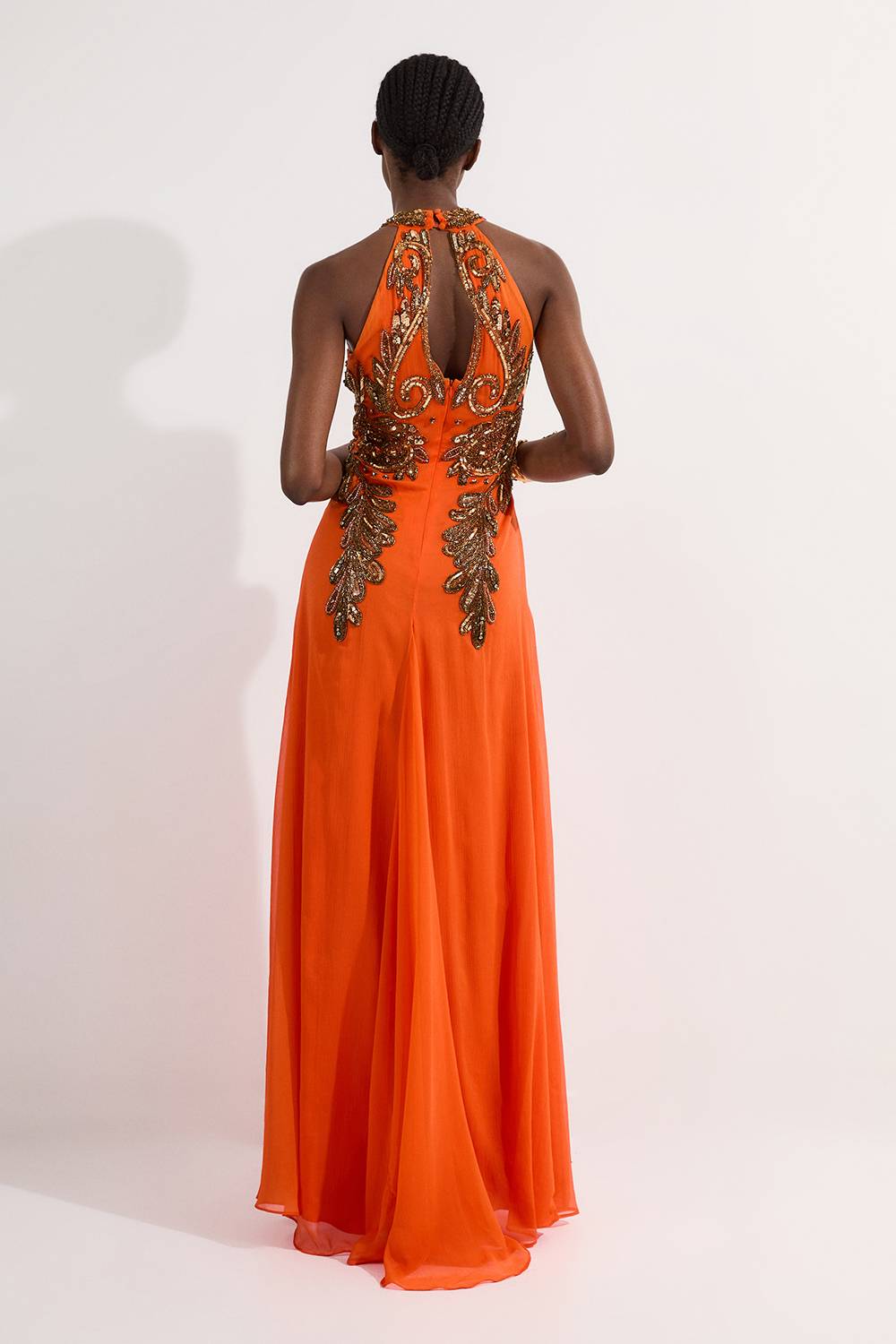 KarenMillen Robe maxi tissée longue à encolure halter avec détails de perles bugle