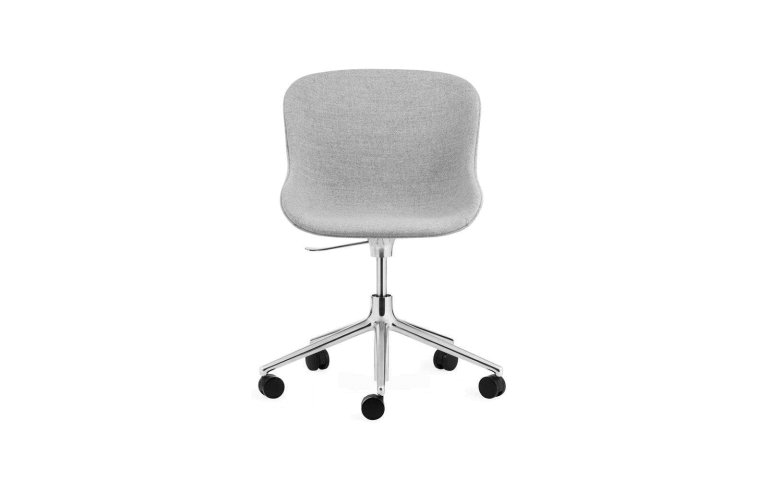 Normann Copenhagen Hyg gestoffeerde bureaustoel zwart onderstel Sand Synergy