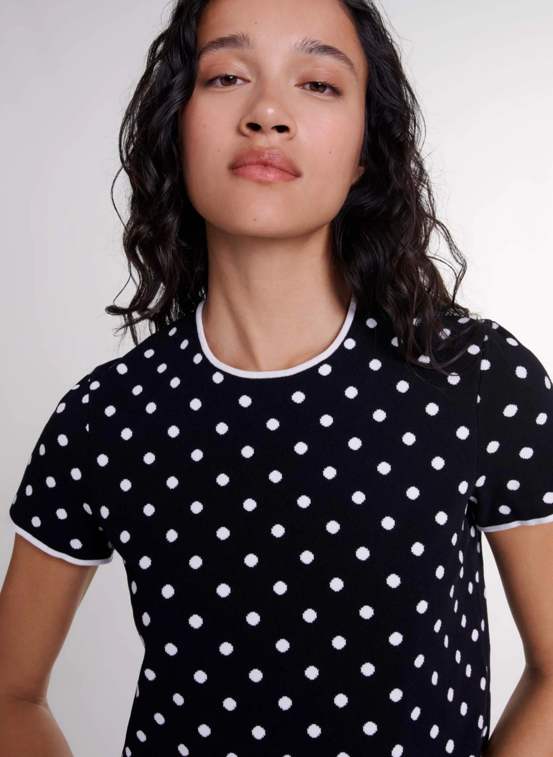 Top droit col rond en jacquard imprimé | Noir