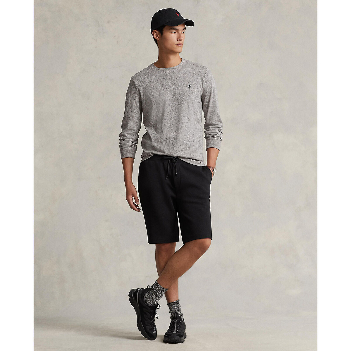 POLO RALPH LAUREN<br>Shorts em tecido de malha dupla, com logotipo bordado