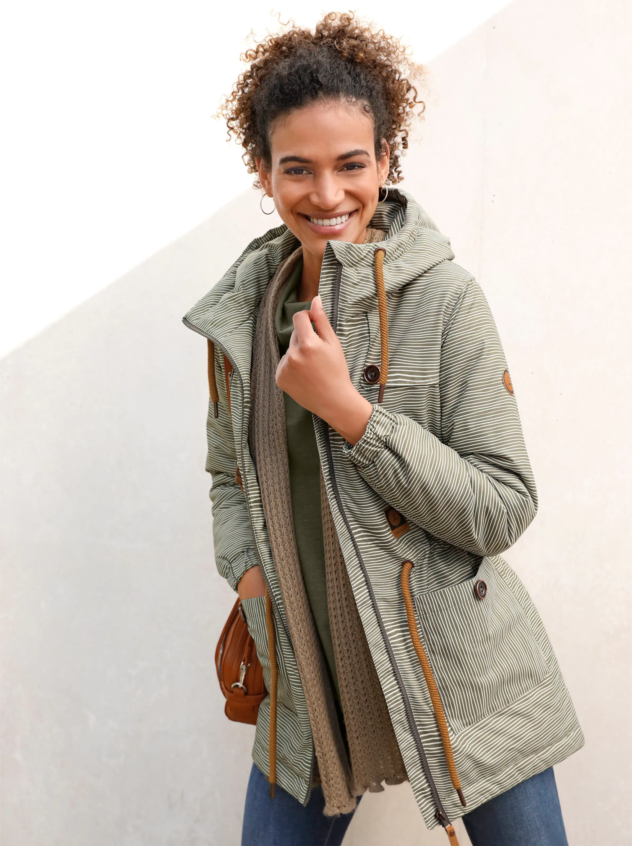 Jacke in khaki-weiß-geringelt