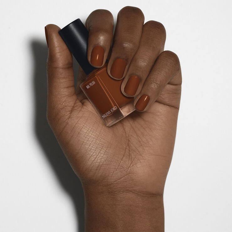 Nilens Jord Nail Polish Syrup Brown