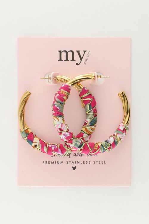 Art oorringen met roze gevlochten look
