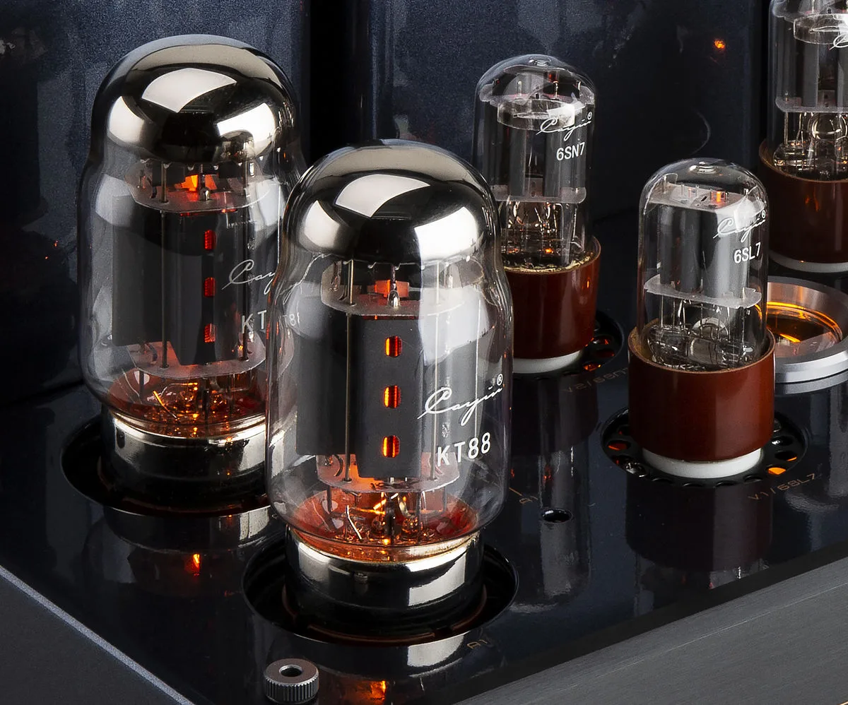 Cayin CS-88A KT88 Noir Amplis à tubes
