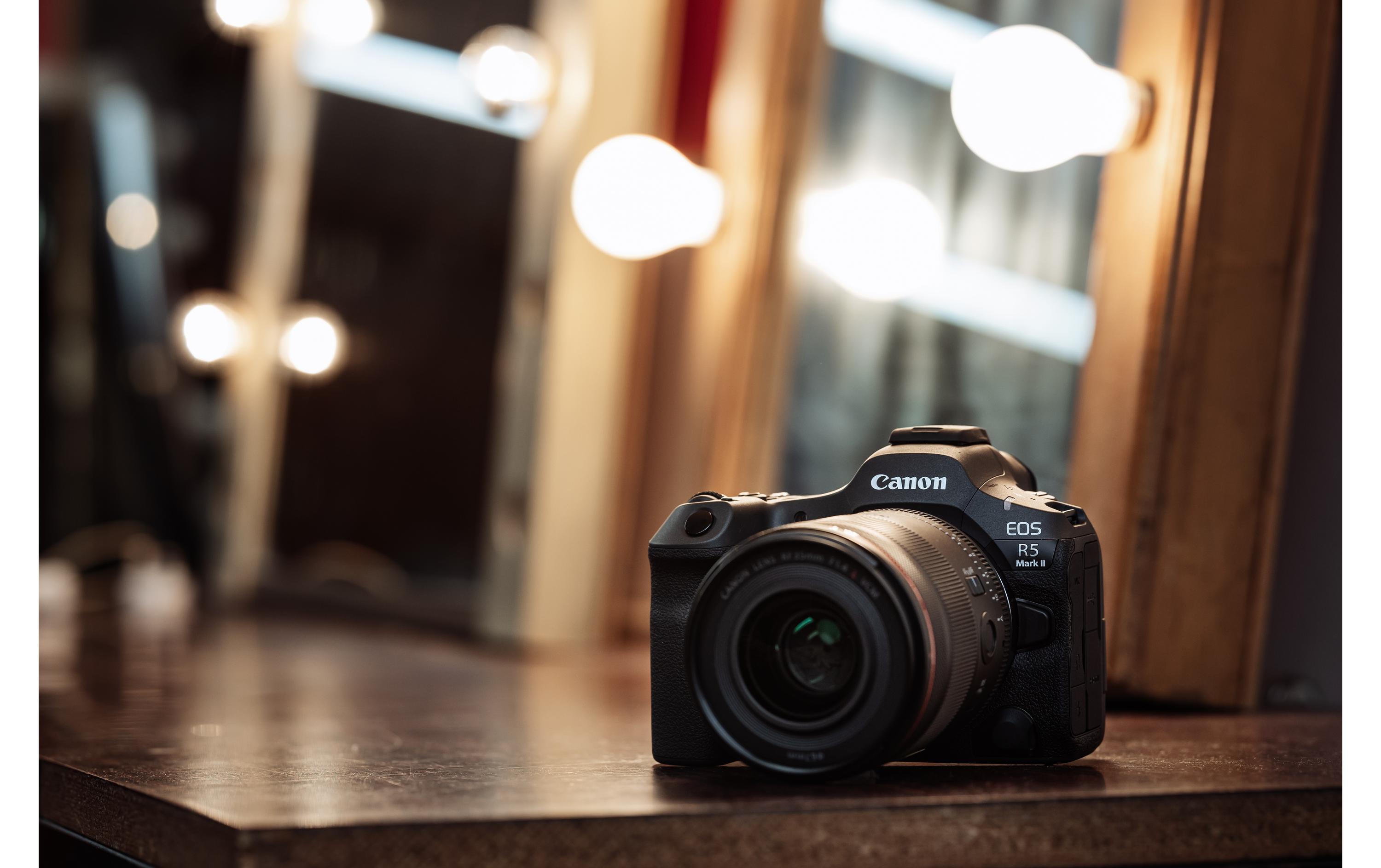 Fotokamera EOS R5 Mark II RF24-105 F4 L IS USM Kit<br>Leistungsstarke Kamera für Fotografen und Filmemacher aller Genres