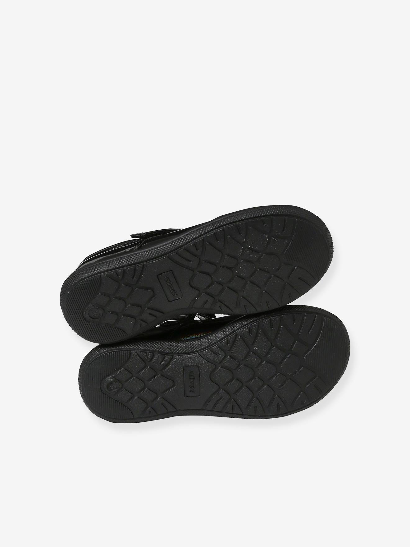 Sapatinhos infantis de verniz com fecho de velcro para meninas.