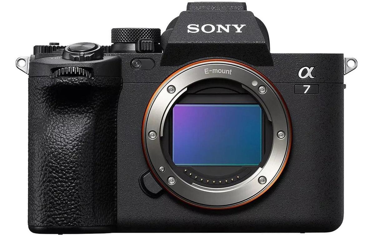 Fotokamera A7 IV + FE 24-105 mm F4 G OSS<br>Der neue Massstab. Für die nächste kreative Generation