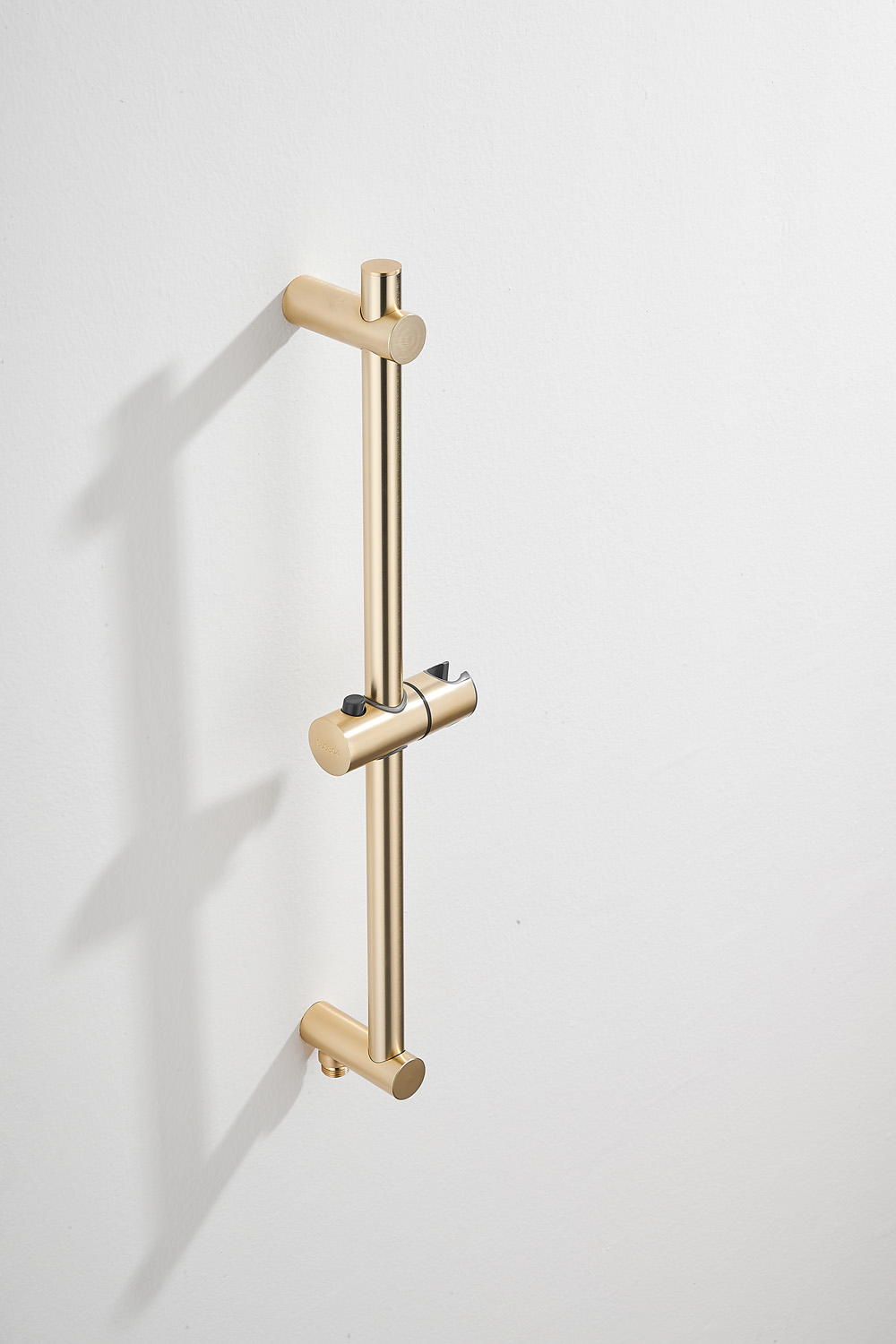 Saniclear Plus douche glijstang met wateraansluiting 60cm geborsteld messing mat goud