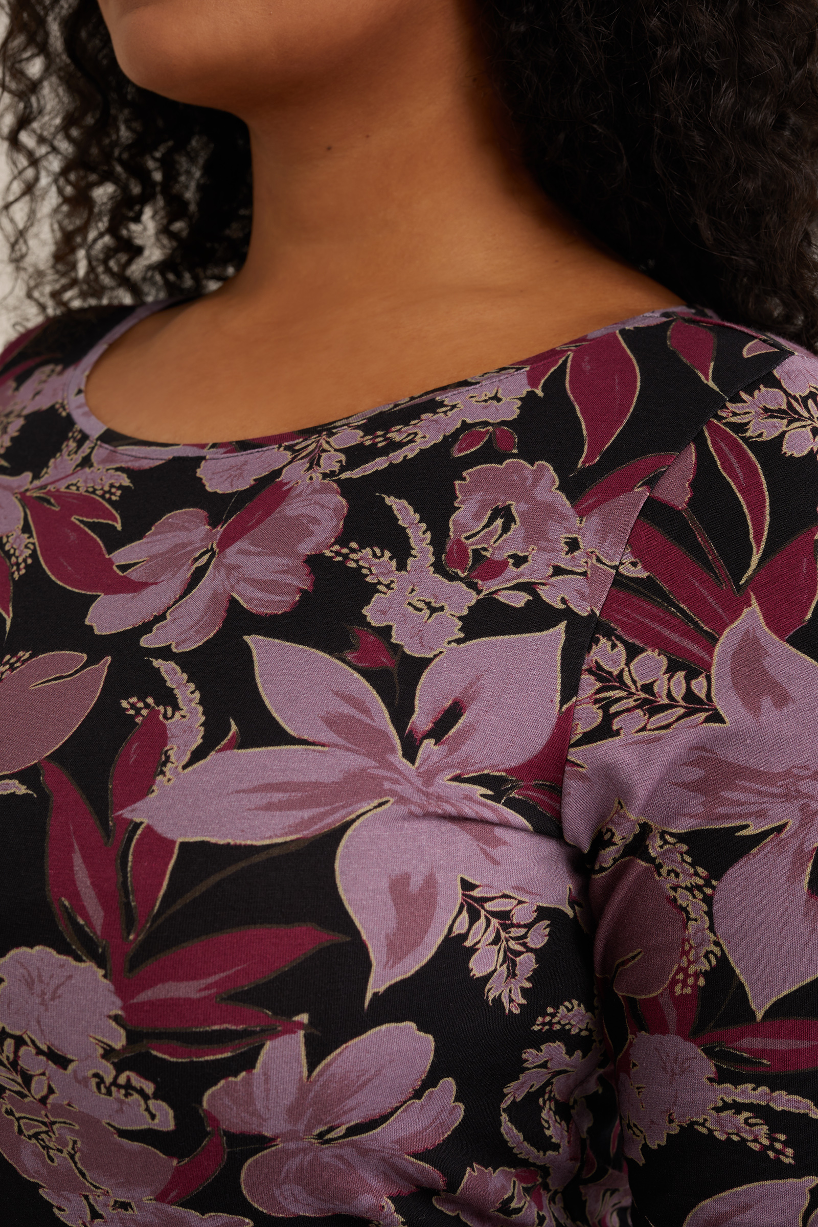 T-shirt met dessin - Curve WE Fashion Paars