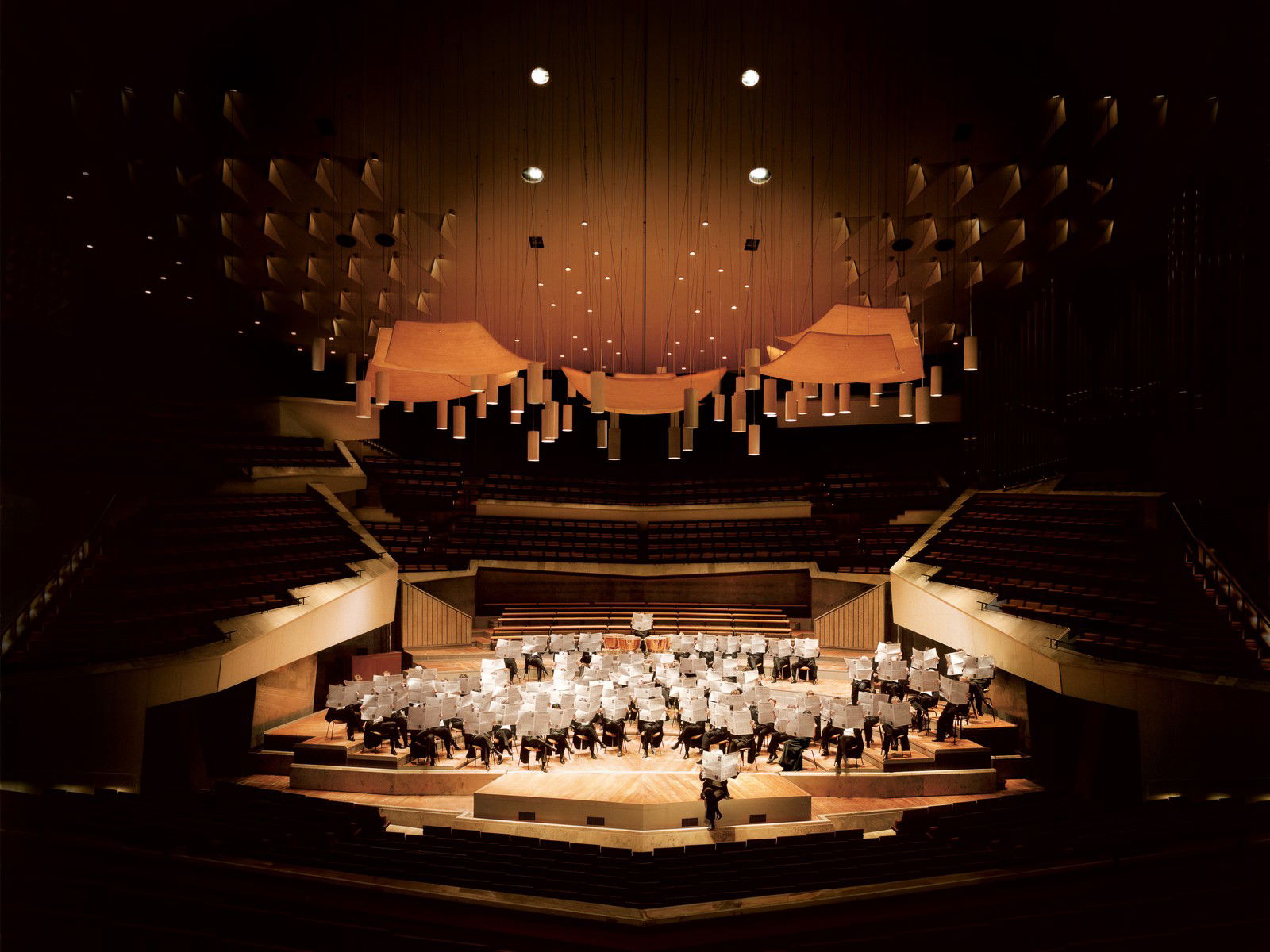 Berliner Philharmoniker, Simon Rattle by Faz Edition / Thomas Meyer - Open Edition.
