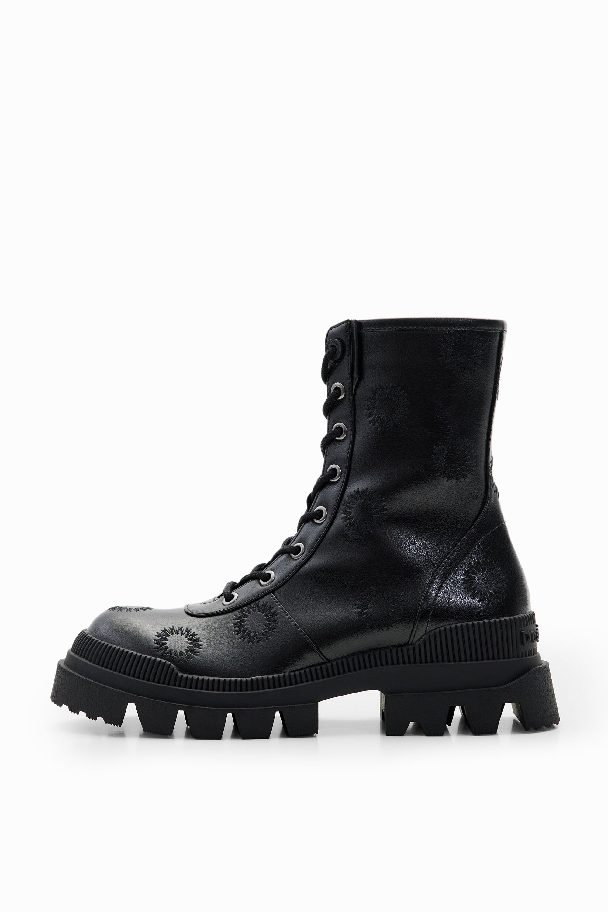 Botas de treino bordadas