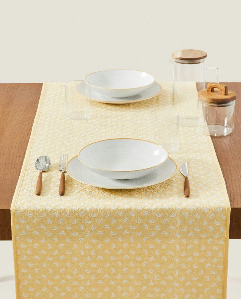 Caminho de mesa de algodão com detalhe de banana