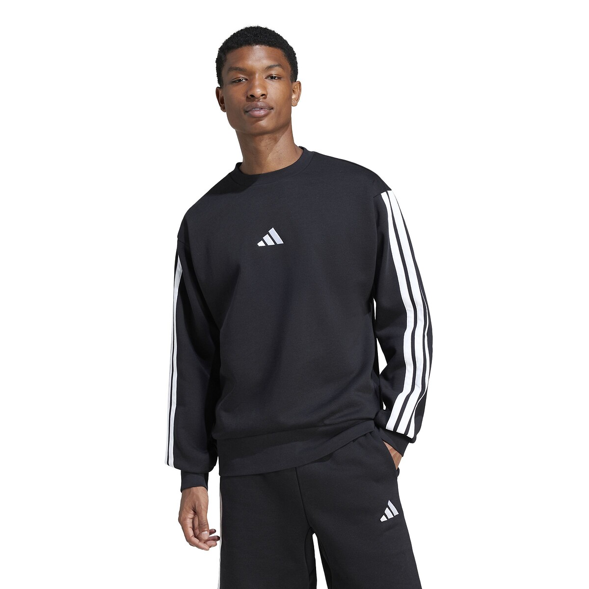 ADIDAS ROUPAS ESPORTIVAS<br>Suéter plano com gola redonda e as três listras essenciais