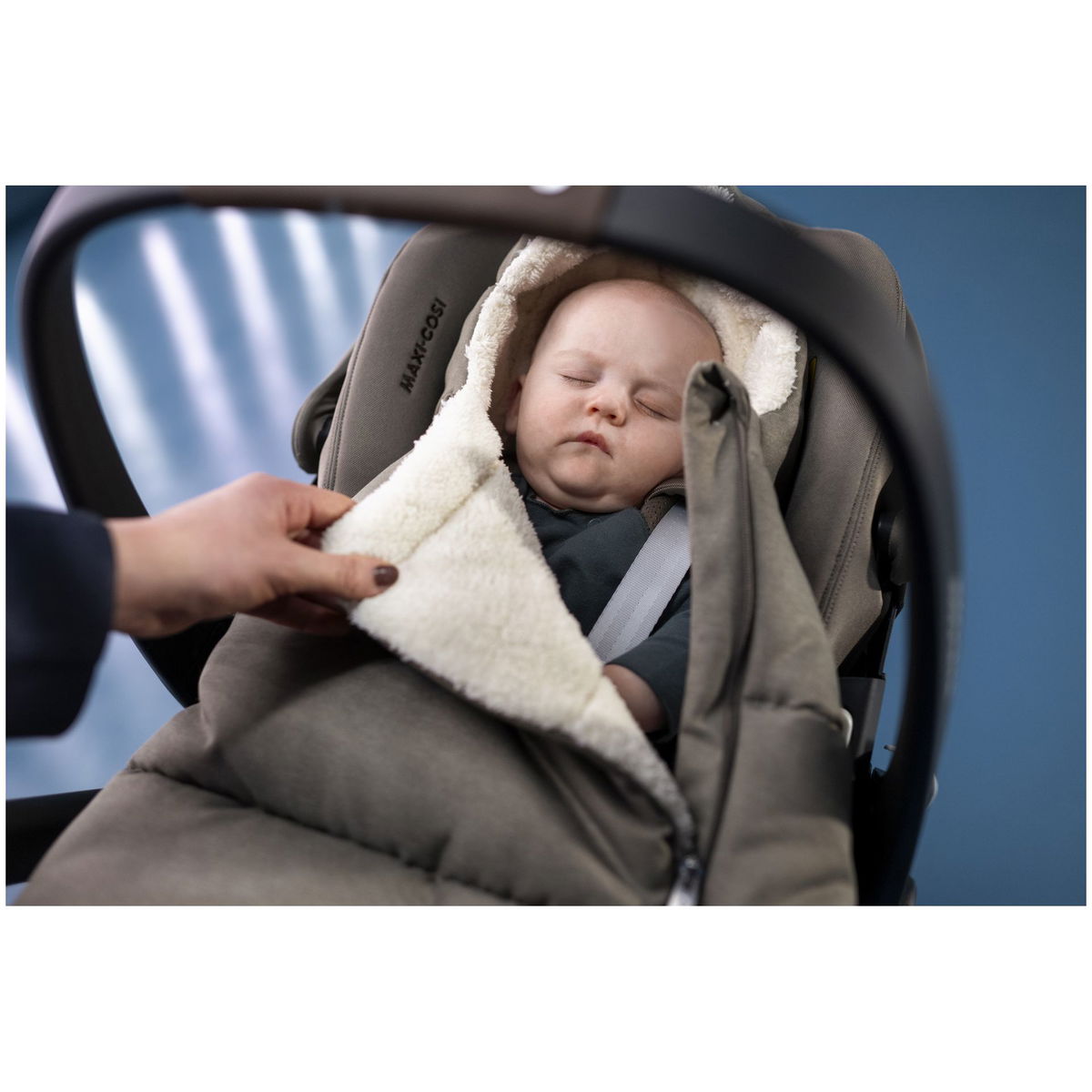 Maxi CosiMaxi Cosi   Fusssack für Babyschale twillic black