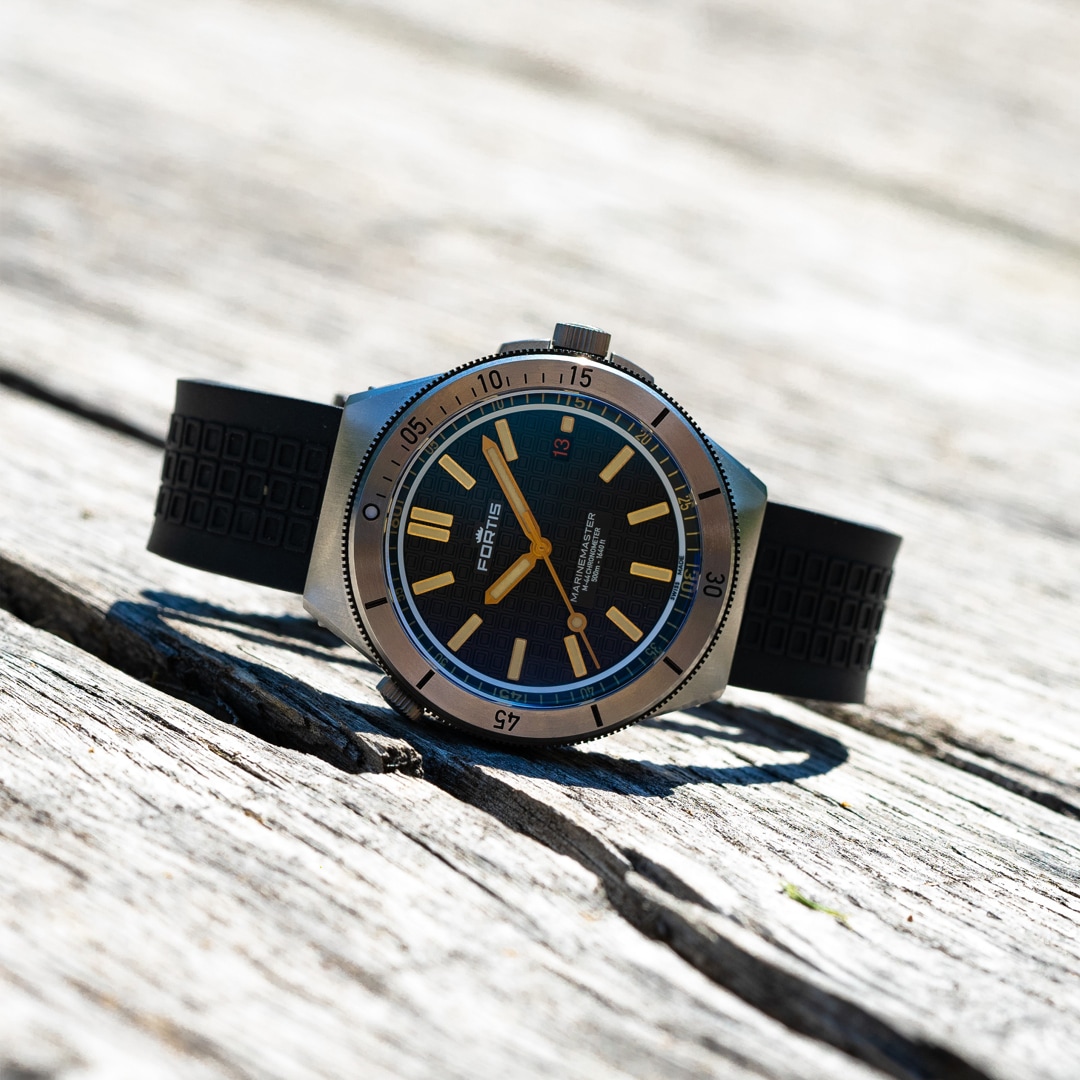 Fortis Marinemaster M-44 Chronometer Black Resin Horizon Strap