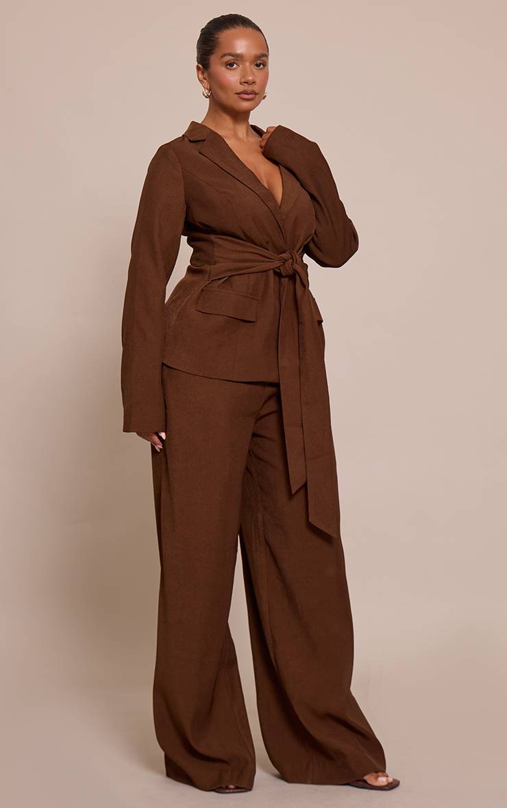 Chocolat Blazer Shape Taille Cintrée Avec Détail Cravate