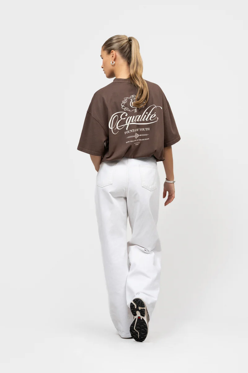 Equalité Yuki Boxy T-Shirt Dames Bruin