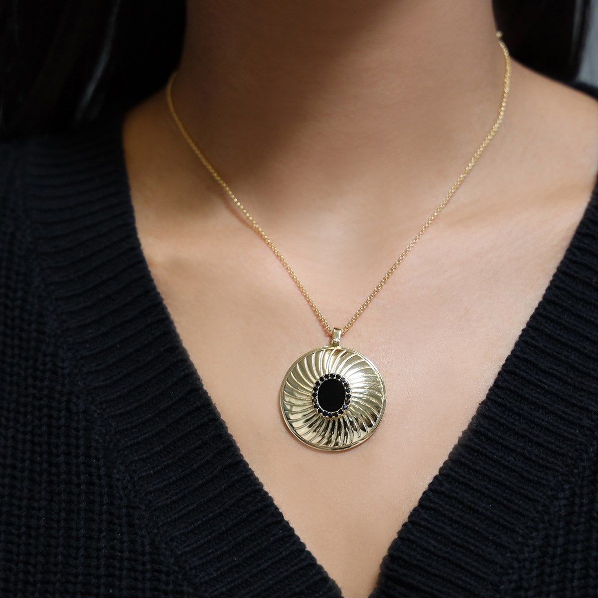 Collier Médaillon Argent Doré Elisabeth Pierre Onyx Noire