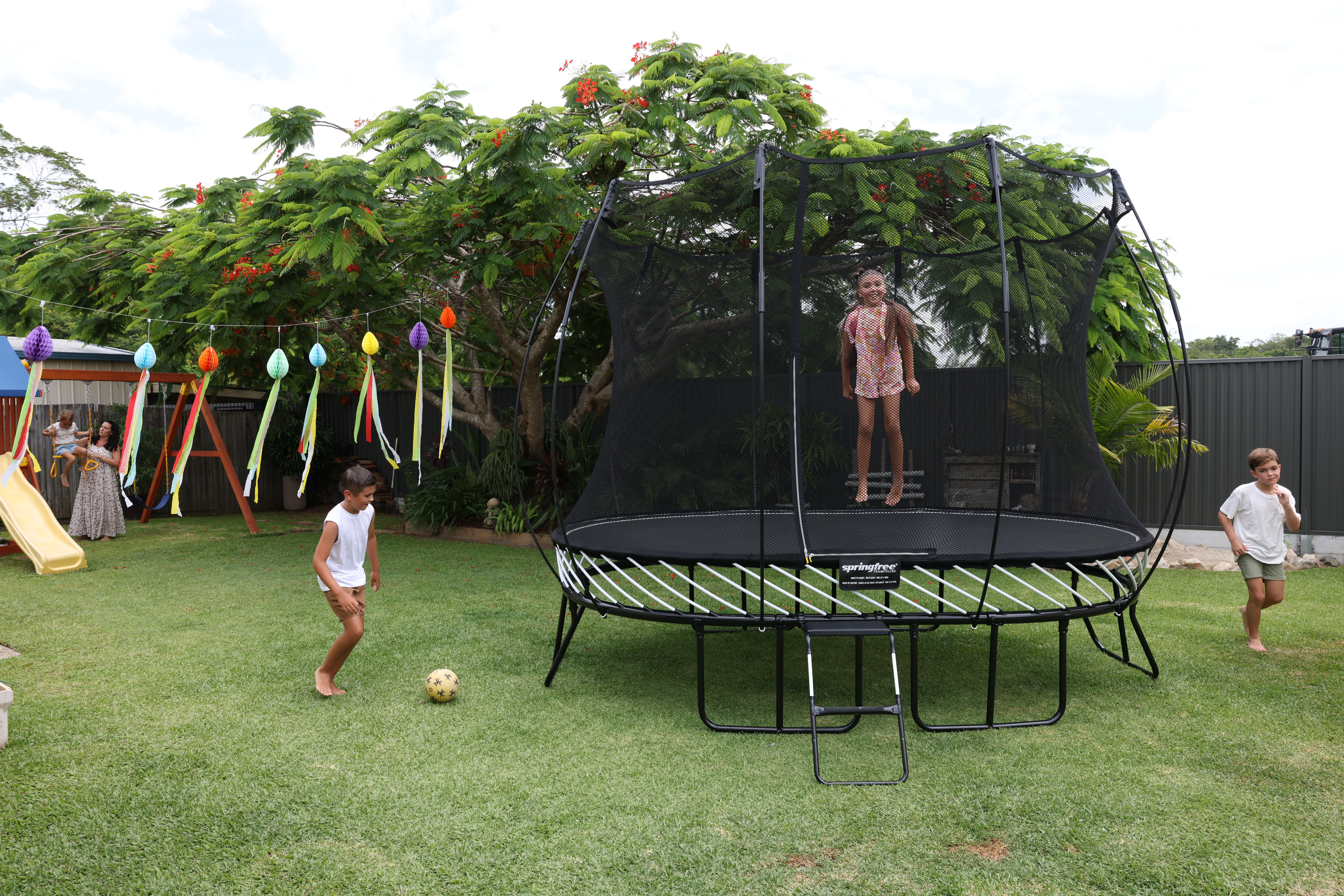 Springfree trampoline o77 moyen ovale