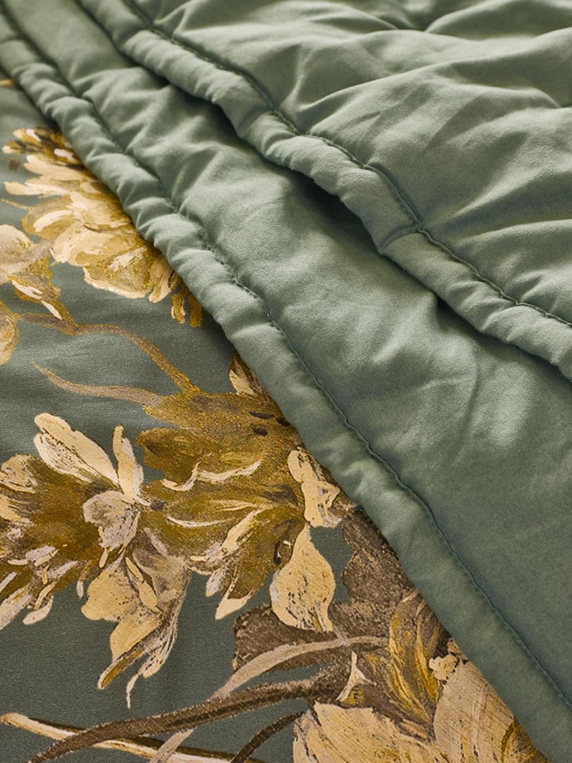 ESSENZA Tagesdecke Ruth Lorbeergrün, 180x265 cm - 70% Polyester (recycelt), 30% Polyester - Uni