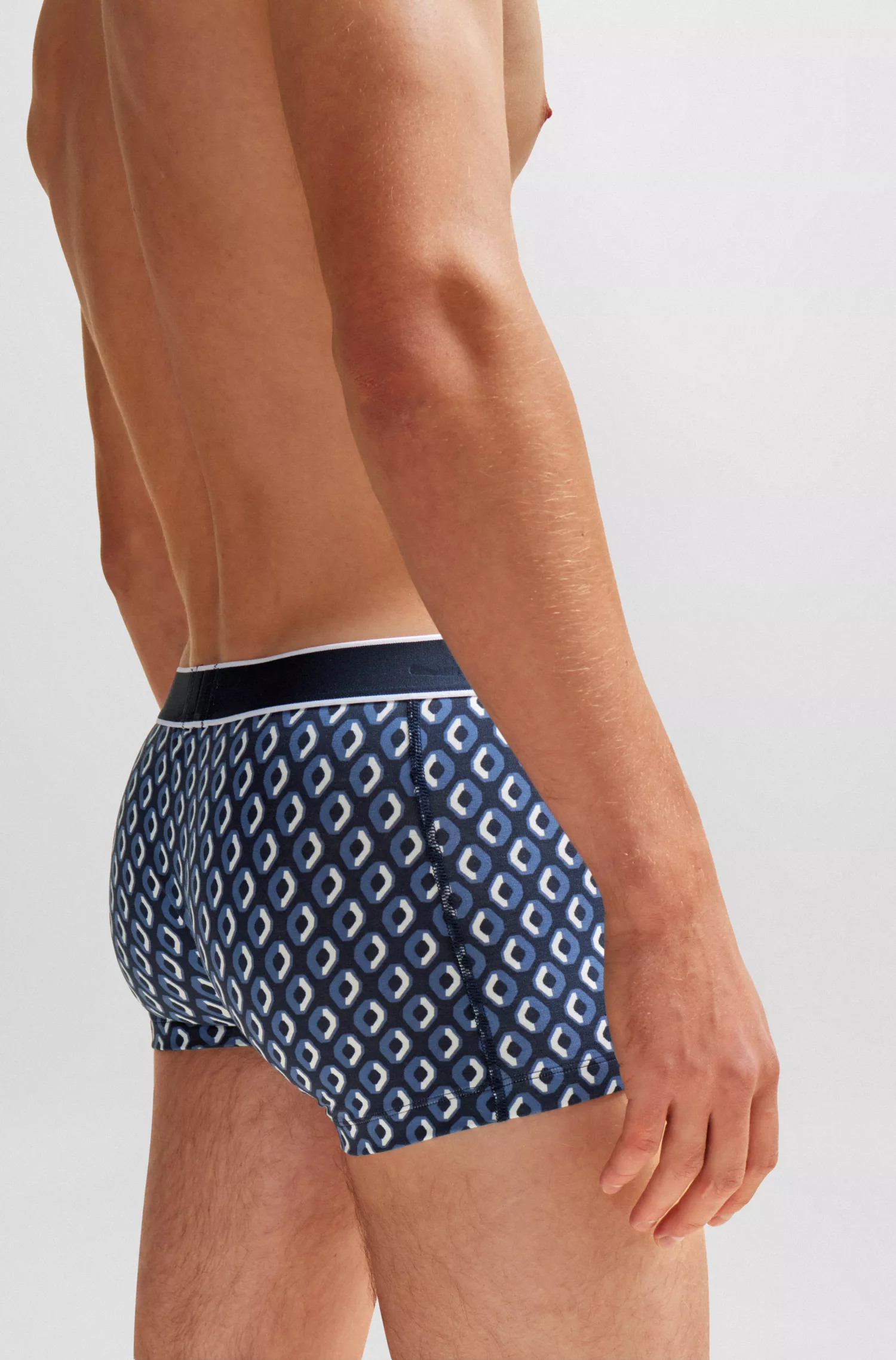 Cueca boxer BOSS preta de algodão stretch com cintura regular e estampa da estação.