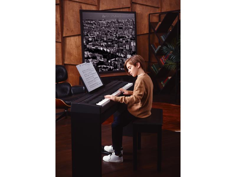 Yamaha E-Piano P-45B Schwarz Authentisches E-Piano mit natürlichem Spielgefühl