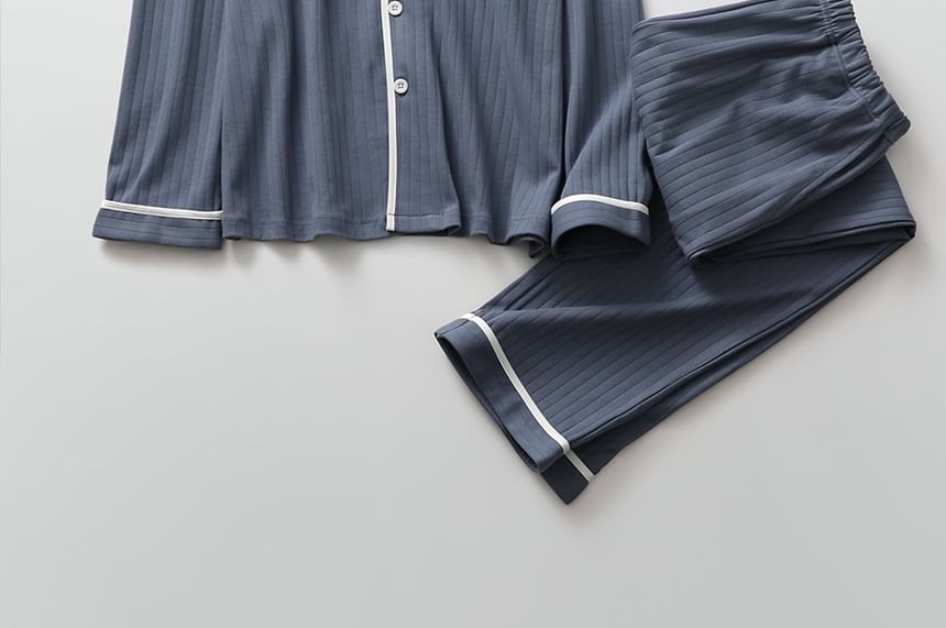Finlies - Pyjamaset: geribbeld shirt met lange mouwen, kraag en contrasterende rand + broek met elastische taille