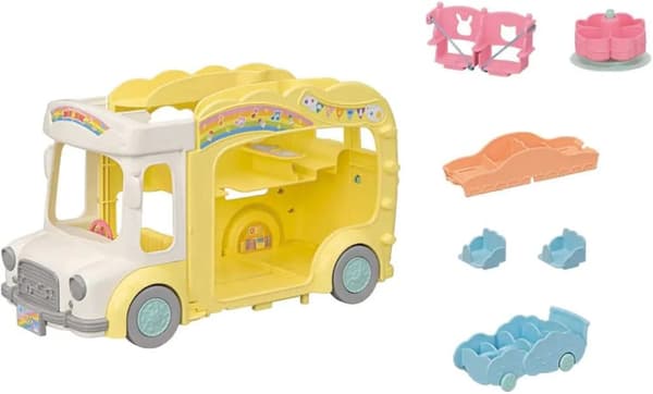 Sylvanian Families buss med tre køyer på lekeplassen