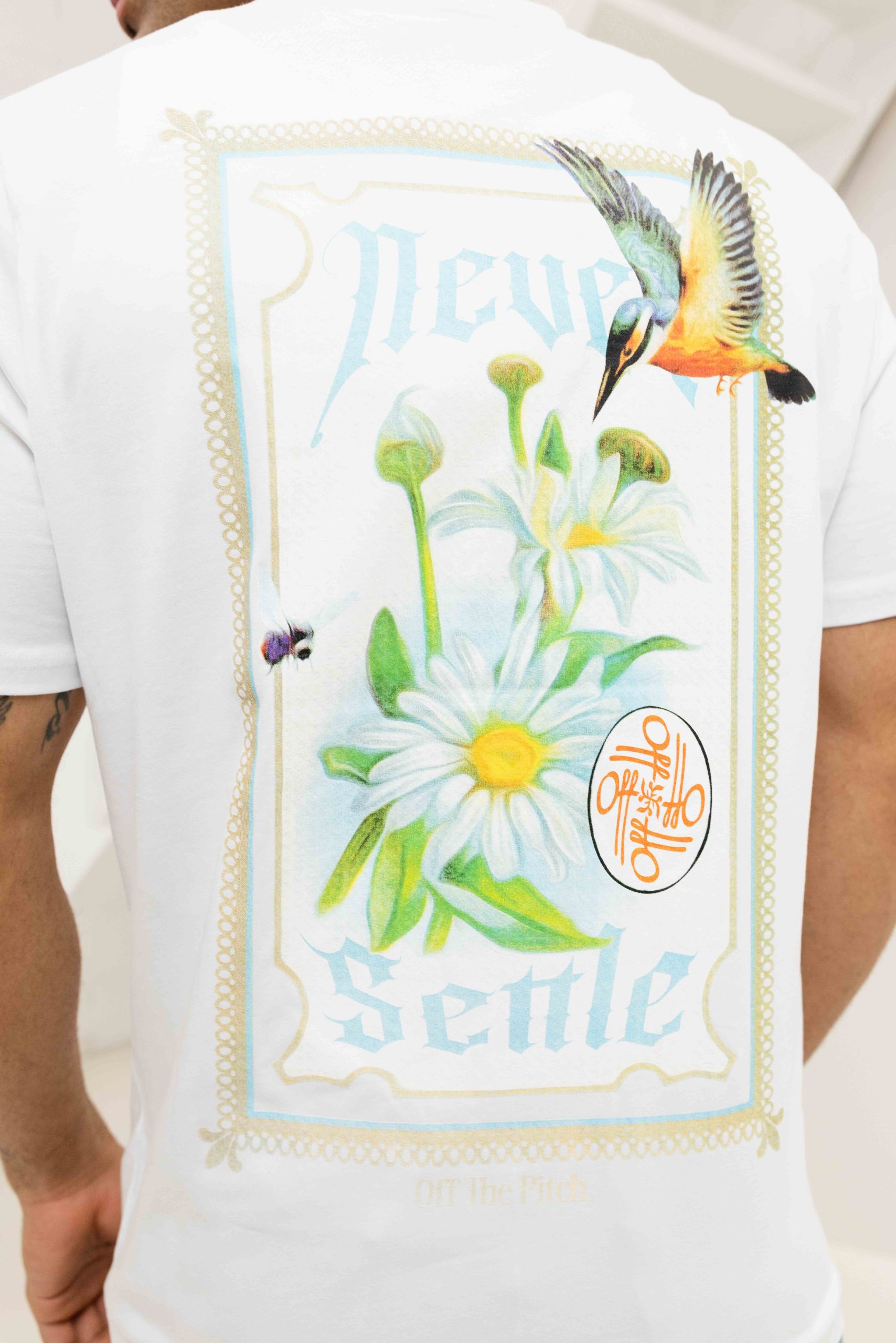 Off The Pitch Never Settle T-Shirt Heren Wit