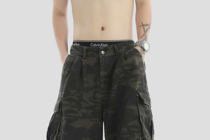 INStudio - Mid Rise Camouflage Capri-cargobroek met wijde pijpen