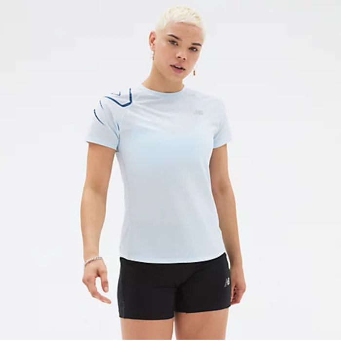 New Balance Dame T-shirts Printed Impact Run Short Sleeve Blå