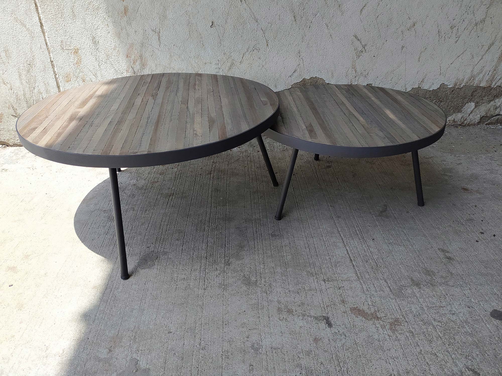 2er-Set Kaffeetisch 'Bondt', aus recyceltem Teak und Eisen von fischer's lagerhaus