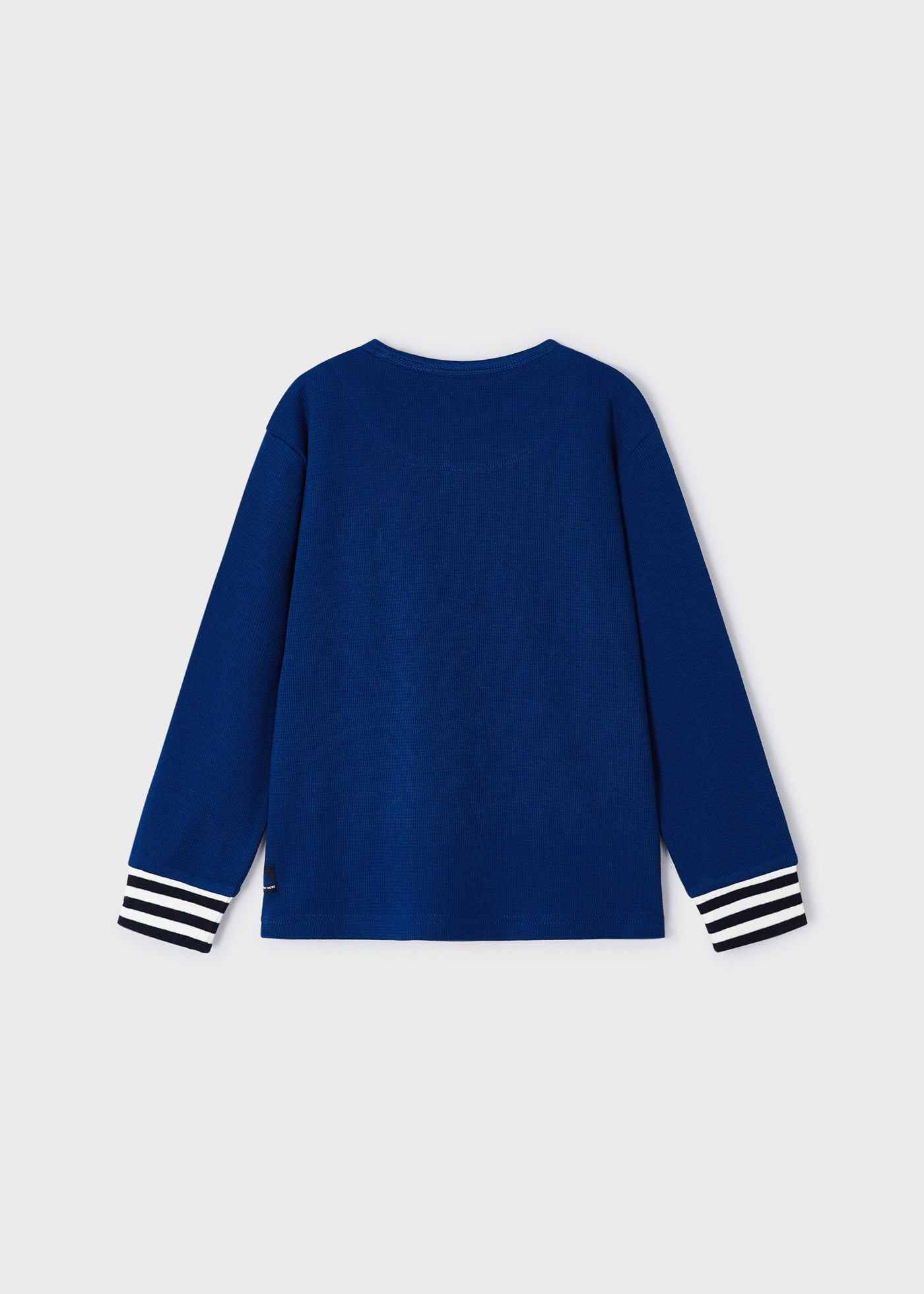 Camiseta infantil Better Cotton com punho listrado