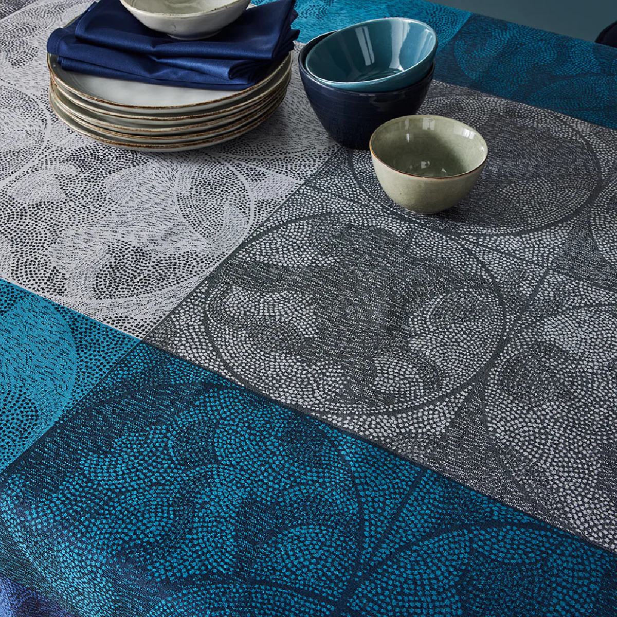 Nappe pur coton bleu 155x155 Garnier Thiebaut
