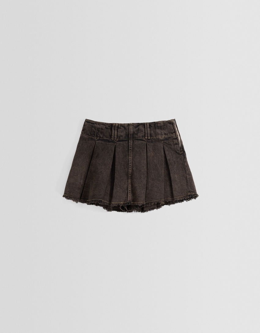 Saia-calça de sarja desbotada com pregas caixa