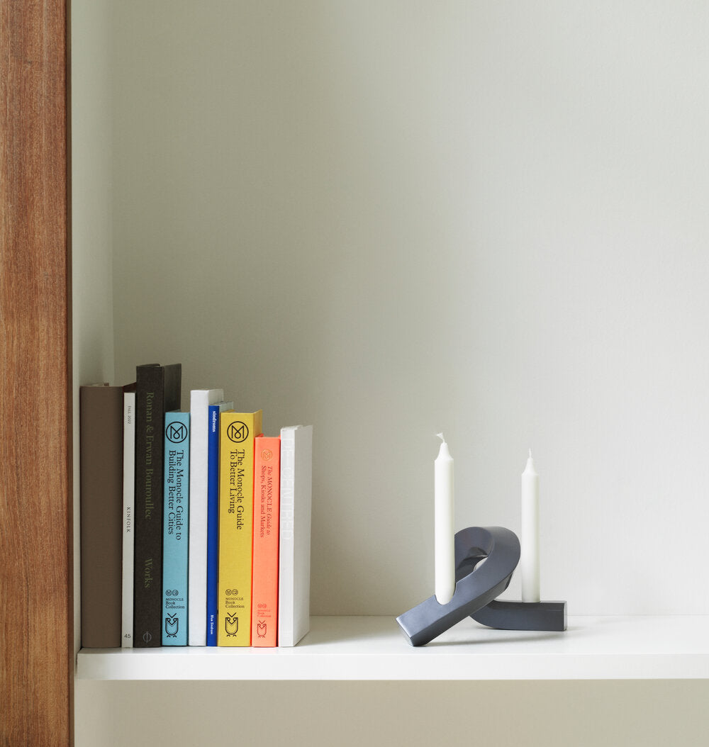 Normann Copenhagen  Crooked Two lysestage - grå