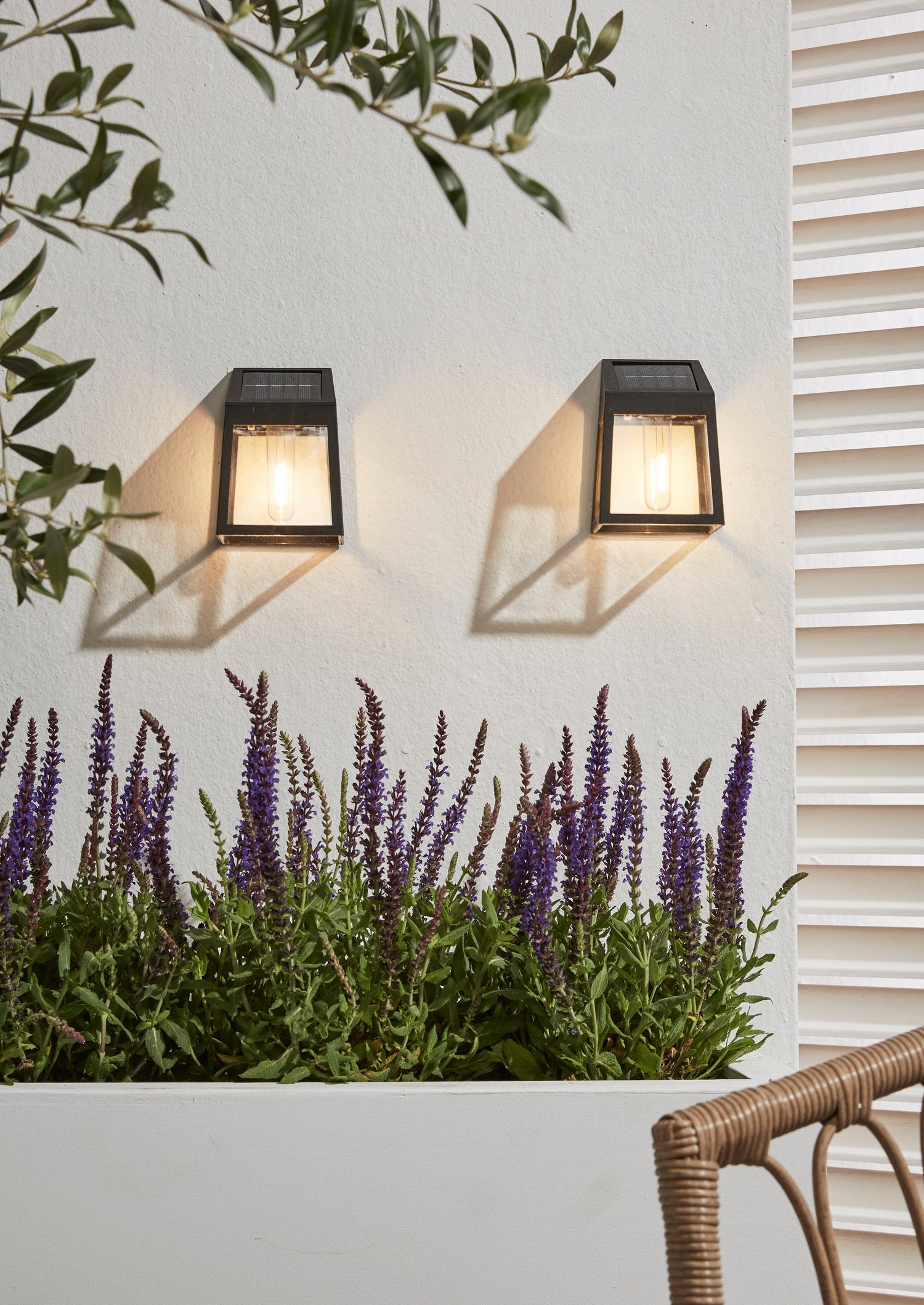 Luxform solar wandlamp Vigo zwart 6,7 x 9 x 13,4 cm