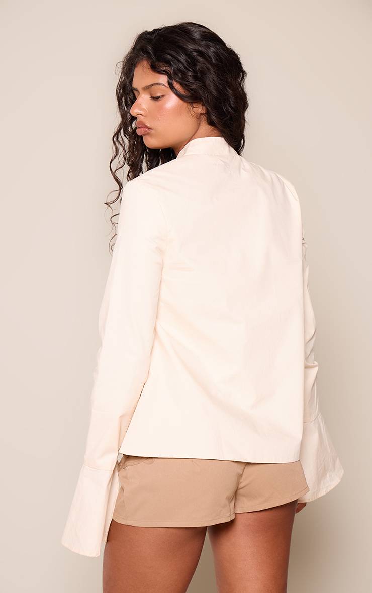 Beige Chemise À Col Montant Avec Détail Boutons Asymétrique