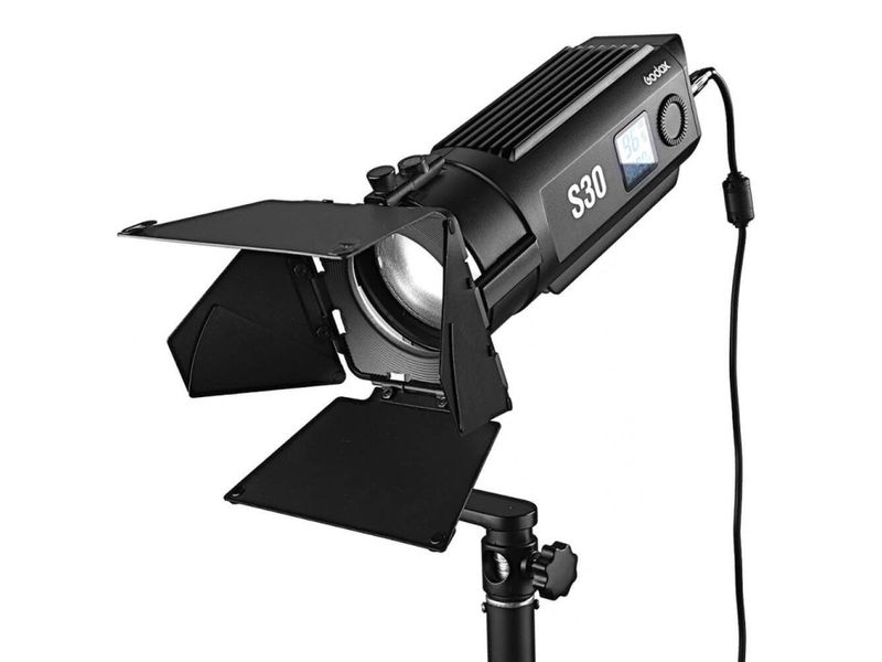 Godox S30 LED-Fokussier Leuchte mit SA-08 Fokussierbares LED-Licht mit einstellbarem Lichtstrahl, ideal für Produktbeleuchtung, Fotojournalismus, Porträt und auch Filmaufnahmen