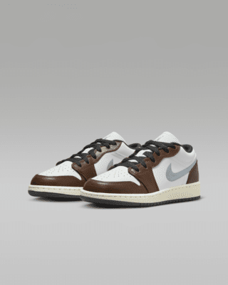Air Jordan 1 Low SE Older Kids' Shoes