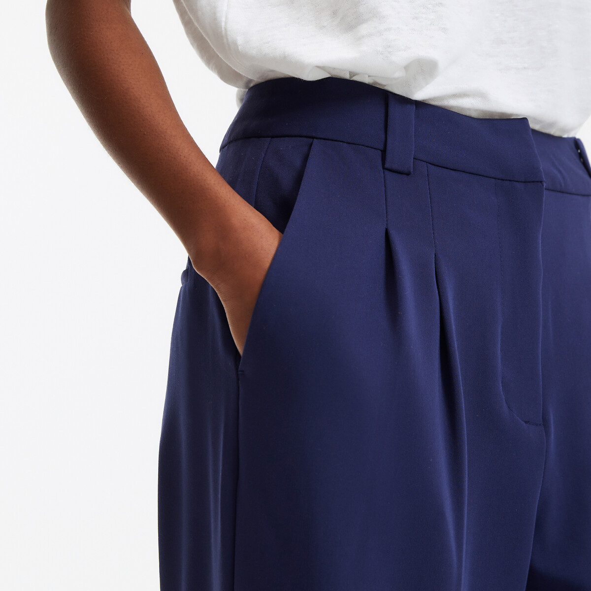 COLEÇÕES LA REDOUTE<br>Calças largas com pregas