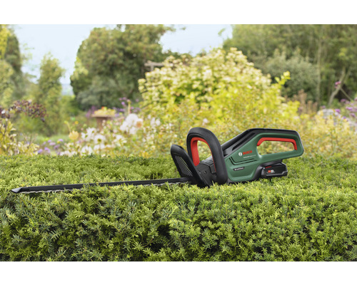 BOSCH UniversalHedgeCut 18-55 accu-heggenschaar inclusief schaar
