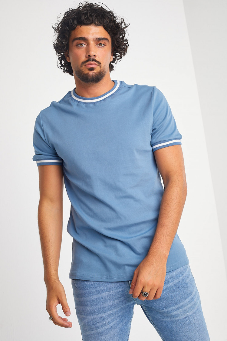 T-shirt bleu col rond à bandes blanches