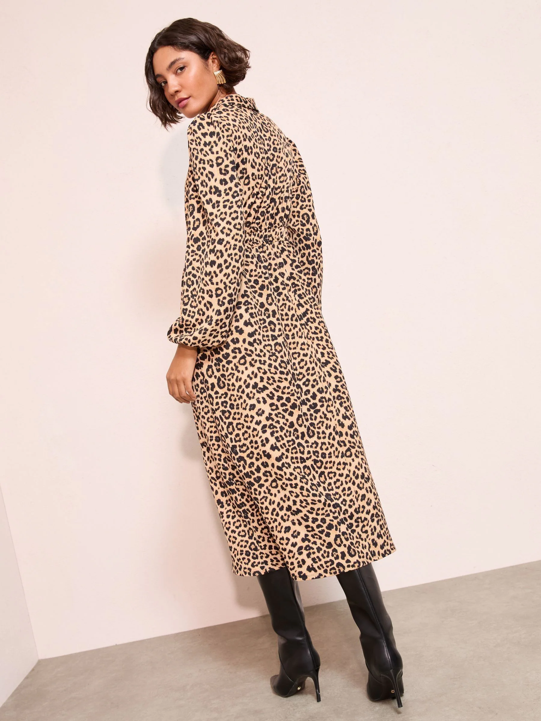 Bruin - Friends Like These V-Neck Collar Long Sleeve Textured Jersey Midi Dress